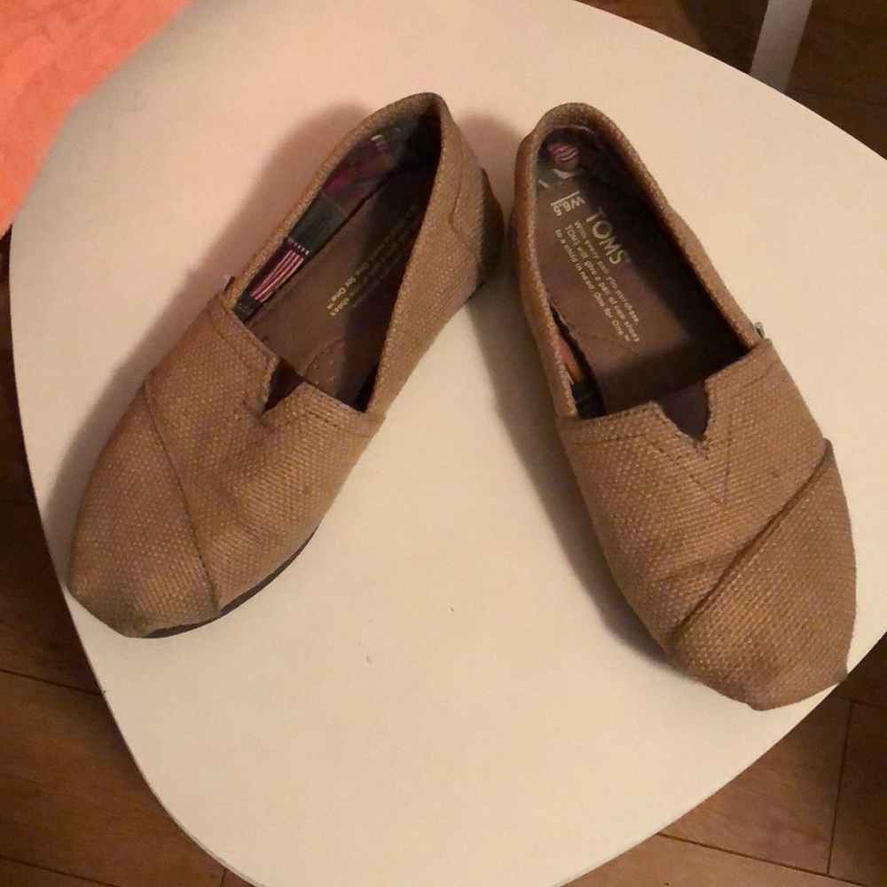 Toms